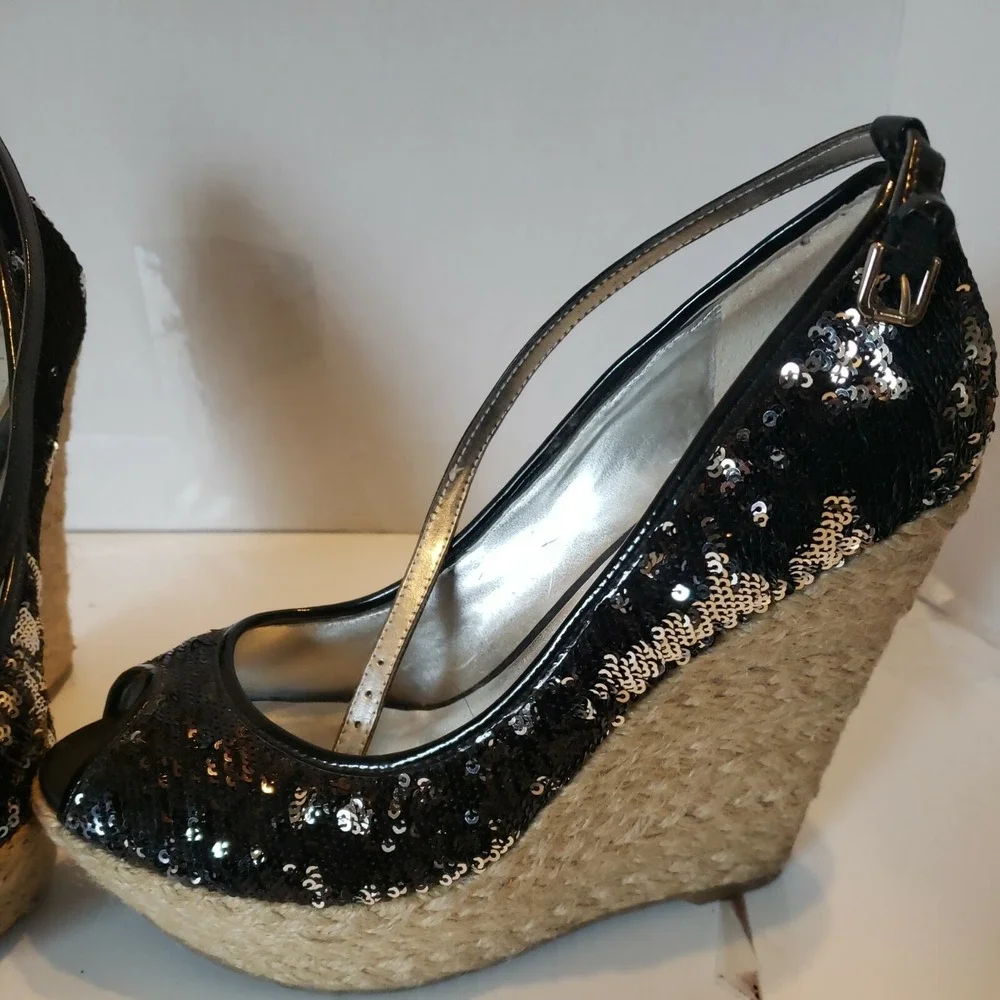 Guess wedge platform